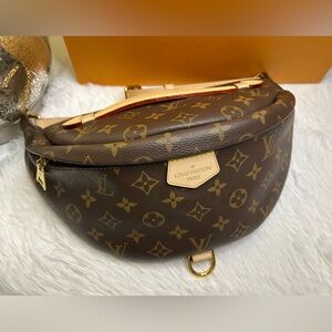SOLD🔥Louis Vuitton•Monogram Bum Bag